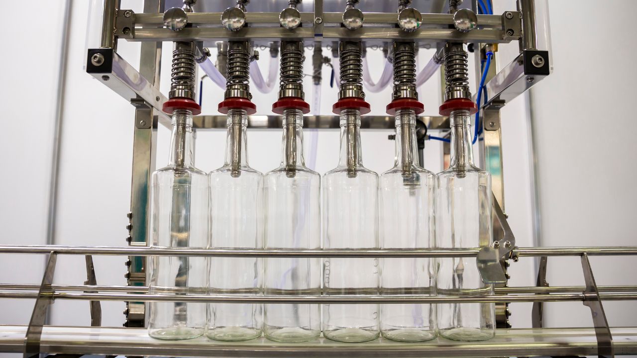 Working Principle of Bottle Filling Machines